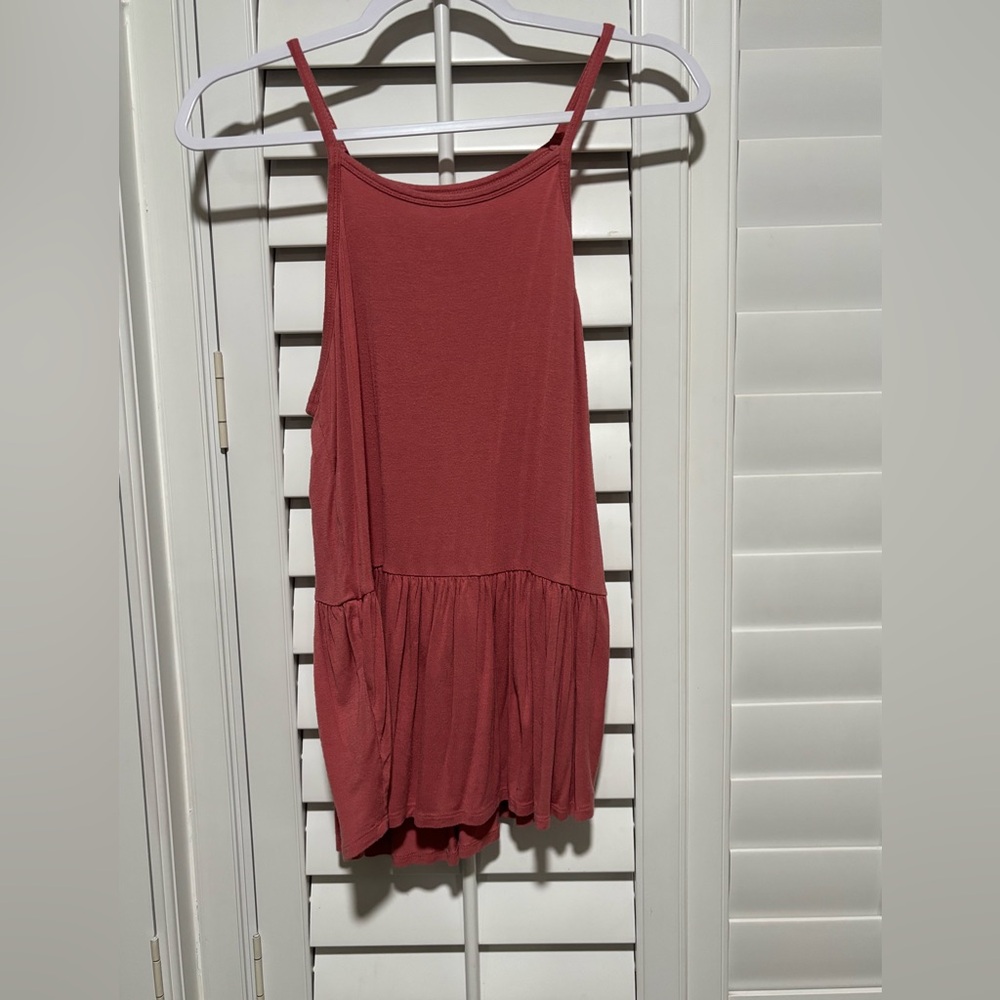 Pink tank